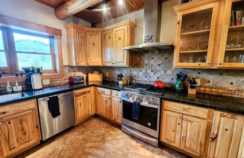 Crested Butte South Casa | Hermosa casa de troncos en casa en el río este! Jacuzzi privado y acceso a la pesca con excelentes vistas!
