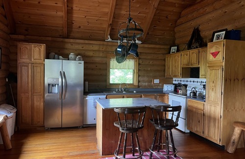 Sullivan Cabina | Hermosa cabaña de madera sobre el lago de Shelbyville