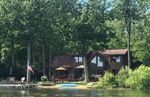 Interlochen Cabina | Hermosa cabaña en el tranquilo lago Bass