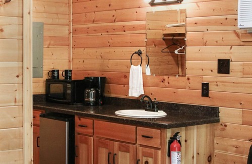 Pipe Creek Cabina | Beautiful Log cabin overlooking a meadow