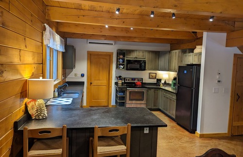 Sister Bay Casa | Beautiful Log Home on 5 acres private beach-steps down the road!