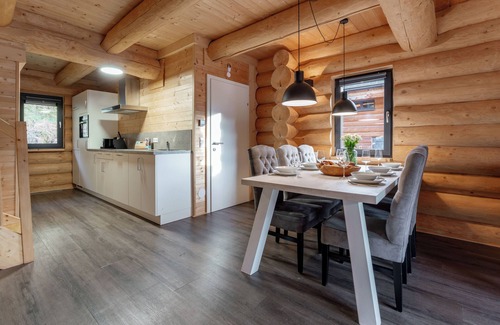 Jenig Chalet De Esquí | Beautiful log house near top ski resort