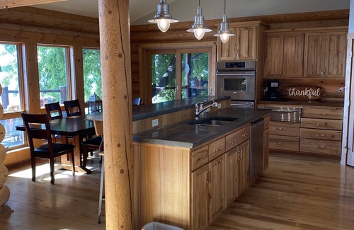 Watertown Casa | Beautiful Log House on Scenic Lake Kampeska Sleeps 15