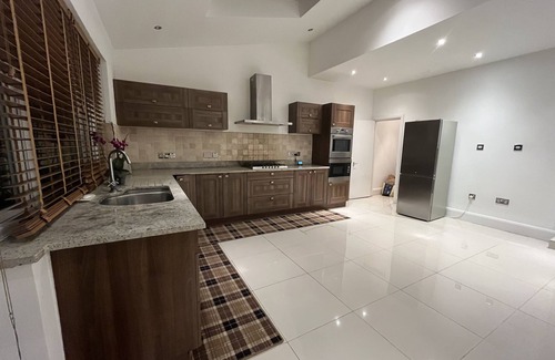 North Finchley Casa | Beautiful London home with easy access to London attractions