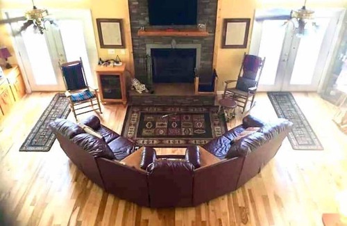 Andrews Cabina | Beautiful Long Range Views in the Smokey Mountains