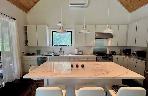 Great Barrington Casa | Beautiful, Lux & Modern Home with Hot Tub! (Sleeps 7)