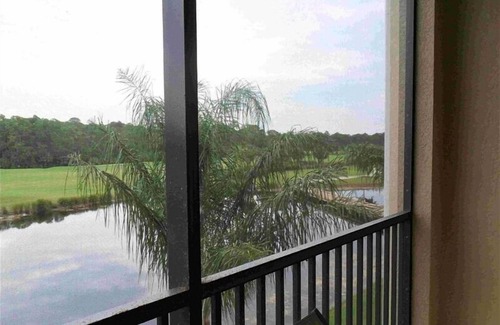 Naples Condominio | Hermoso, tranquilo Condo 2BR / 2BA con vistas a campo de golf