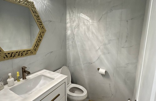 Aurora Casa | Beautiful luxury home in Aurora Ontario. In a great and quiet neighborhood