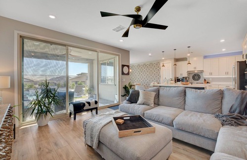 Las Vegas Casa | Beautiful Luxury home with resort-like pool. Gated. Summerlin.