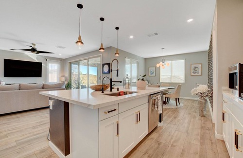 Las Vegas Casa | Beautiful Luxury home with resort-like pool. Gated. Summerlin.