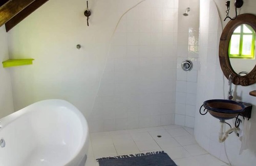 Diamond Valley Villa | Beautiful luxury two bedroom seaside cottage at The Crane