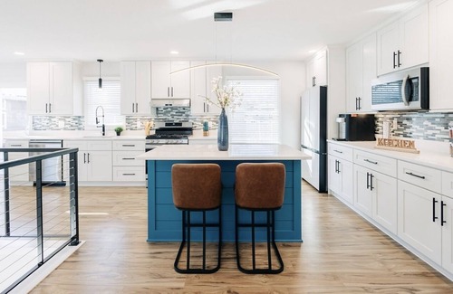 Cottage Grove Casa | Beautiful luxury 4BR/2BA recently renovated with open concept