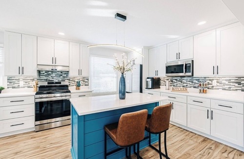 Cottage Grove Casa | Beautiful luxury 4BR/2BA recently renovated with open concept