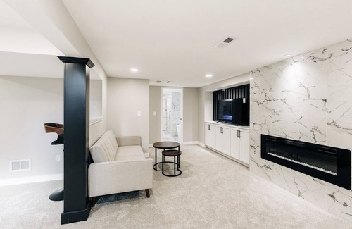 Cottage Grove Casa | Beautiful luxury 4BR/2BA recently renovated with open concept