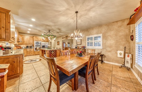 Fredericksburg Casa | Vino hermoso de lujo casa frente al río país en las Pedernales - agradable para perros!