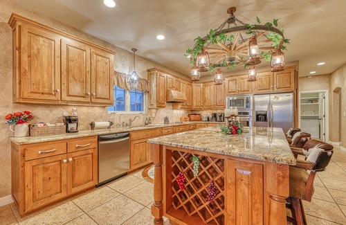 Fredericksburg Casa | Vino hermoso de lujo casa frente al río país en las Pedernales - agradable para perros!