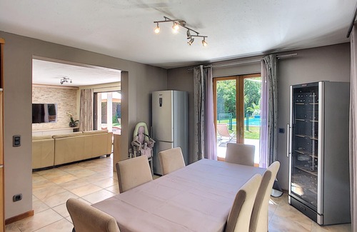 Saint-Paul-en-Foret Villa | Hermosa villa moderna con piscina climatizada, jardín paisajístico y 3 dormitorios