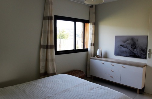 Vernoux-en-Vivarais Casa | hermosa casa moderna con marco de madera, en un nivel, tranquila