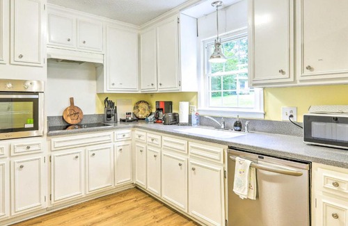 Macon Casa | Beautiful Macon Getaway about 8 Mi to Downtown!