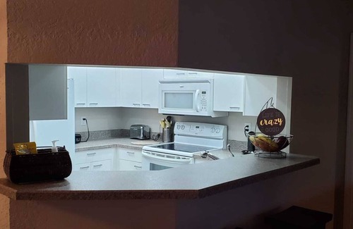Vineyards Condominio | Beautiful main fl, Vineyards Condo 5min walk to shops / 10min drive to the beach