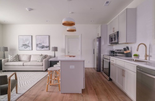 Trussville Apartamento | Beautiful Main Street Living in Trussville