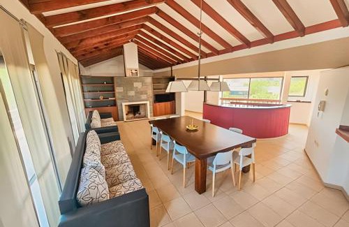 Bajo Lunlunta Casa | Hermosa Mansión c/pileta y jacuzzi -Barrio privado