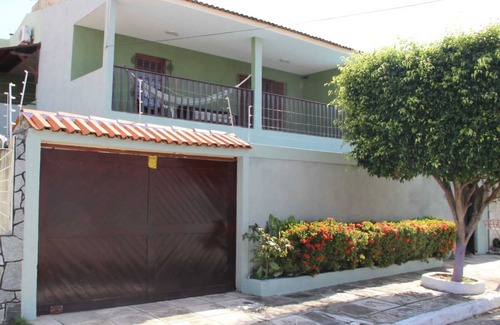 Ponta da Terra Casa | Beautiful mansion with swimming pool, barbecue, garage, suite and whirlpool.