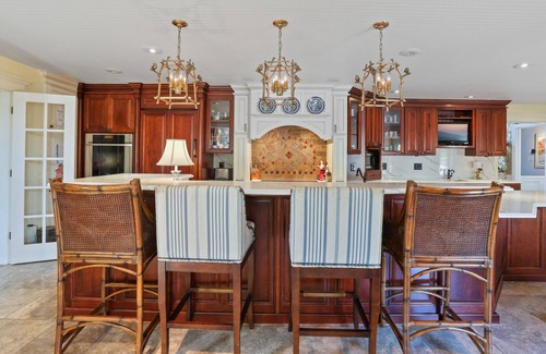 McLean Casa | Beautiful McLean estate - heated pool and hot tub, 20 min to DC!