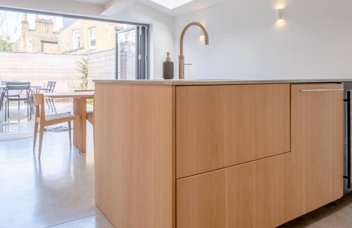 Hackney Wick Casa | Beautiful Minimalistic 2BD House - Victoria Park