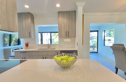 Tarpon River Casa | Beautiful Modern Pool Home minutes to Ft Lauderdale Beaches & Downtown.