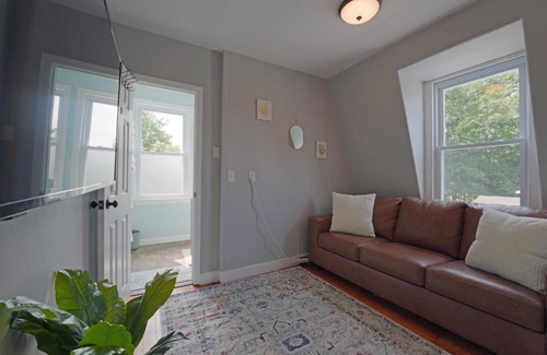 Old Orchard Beach Apartamento | Beautiful Modern Beach House!