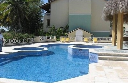 Veron Condominio | Hermosa moderno condominio de 2 niveles al otro lado de aire central Bavaro Beach