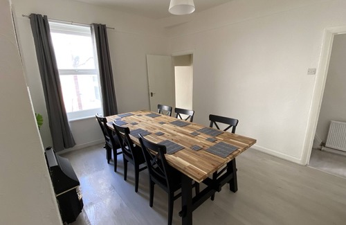Wallasey Otro | Beautiful Modern 3-Bed House in Wallasey Near City