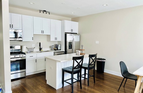 South Shore Condominio | Beautiful, modern 3 bed 2 bath condo near Hyde Park, Obama Center and Lakefront