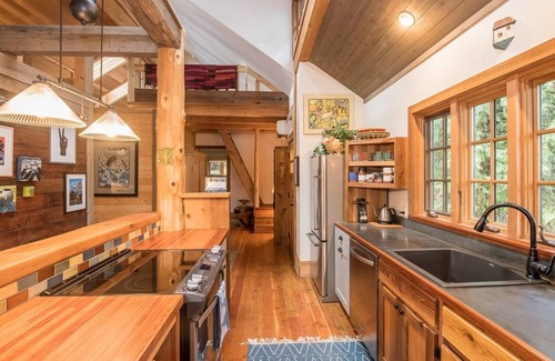 Stevenson Cabina | Beautiful modern cabin in the heart of the breathtaking Columbia River Gorge.