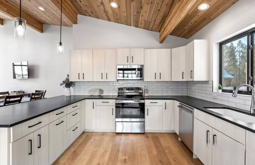 Tamarack Resort Cabina | Beautiful Modern Escape Next to Lake Inlet