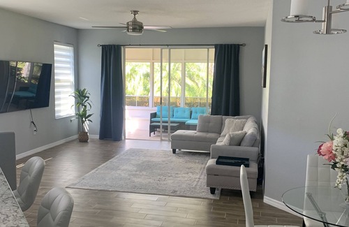 Zephyrhills Casa | Beautiful & Modern House , 3 bedrooms , 2 bathroom