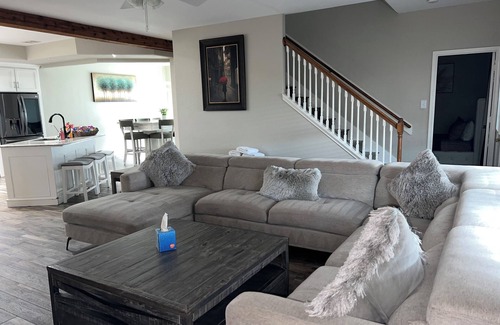 Northeast Houston Casa | Beautiful modern home with huge patio and pool