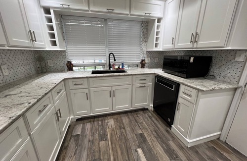 Northeast Houston Casa | Beautiful modern home with huge patio and pool