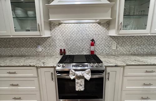 Northeast Houston Casa | Beautiful modern home with huge patio and pool