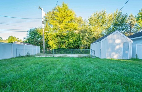 Hobart Casa | Beautiful Modern Home with Space to Entertain!