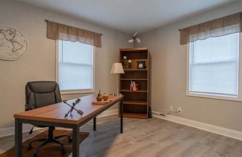 Hobart Casa | Beautiful Modern Home with Space to Entertain!