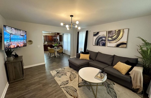 Southeast Raleigh Casa | Beautiful Modern House 5 minutes To Downtown Raleigh