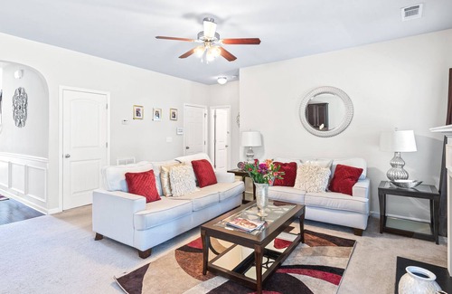 Loganville Casa | Beautiful Modern Luxury Oasis
