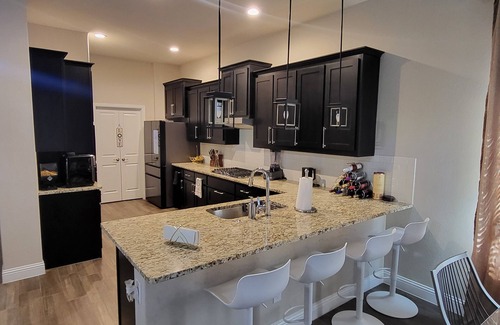 Midlothian Casa | Beautiful Modern & Luxury Three Bedroom House