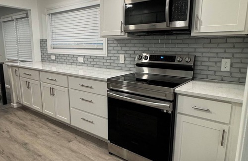 North Buffalo Casa | Beautiful Modern Ranch Near UB & Niagara Falls