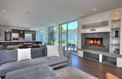 West Mesa Casa | Beautiful Modern Home Steps From Beach