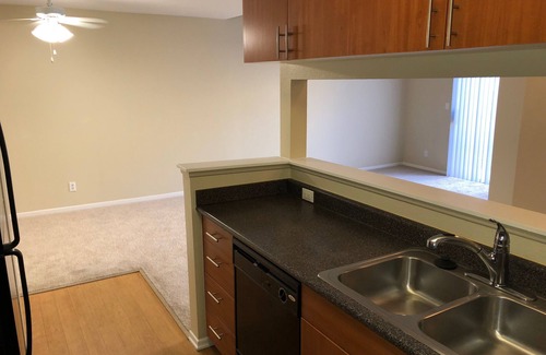 Woodland Hills Casa | Beautiful Modern 2bd near Warner Center