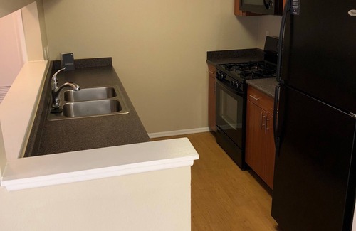 Woodland Hills Casa | Beautiful Modern 2bd near Warner Center