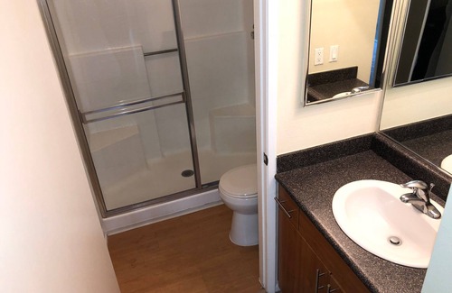 Woodland Hills Casa | Beautiful Modern 2bd near Warner Center